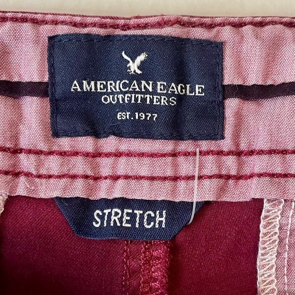 American Eagle Midi Stretch Shorts Women’s Size 2 Maroon Chino  Y2K streetware - Picture 4 of 8